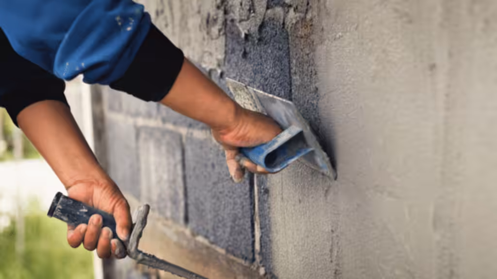 Pose enduit de finition piscine
