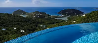 Comment sécuriser une piscine à débordement ?