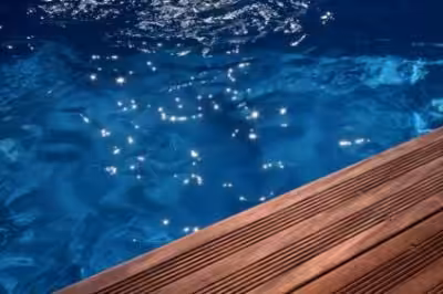 Comment entretenir une piscine en bois ?